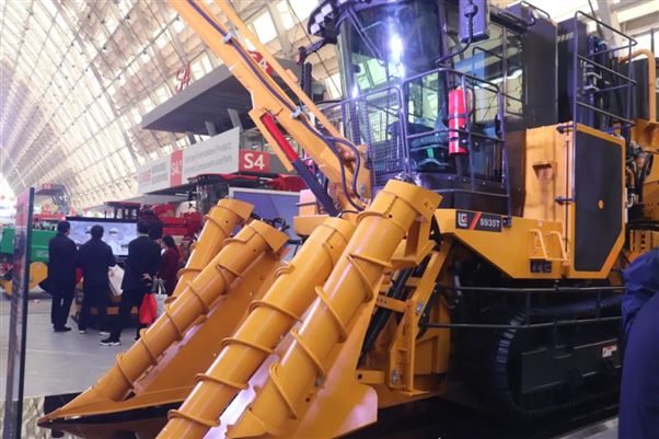 農業(yè)農村部甘蔗機械化專家組參加糖料蔗機收推進模式研討會