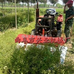 單杠拖拉機(jī)帶水稻收割機(jī) 鏈條藥材收割機(jī)視頻 苜蓿草收割機(jī)廠家